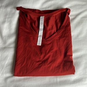 Lululemon tshirt